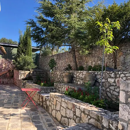 Domus * Katsaráta